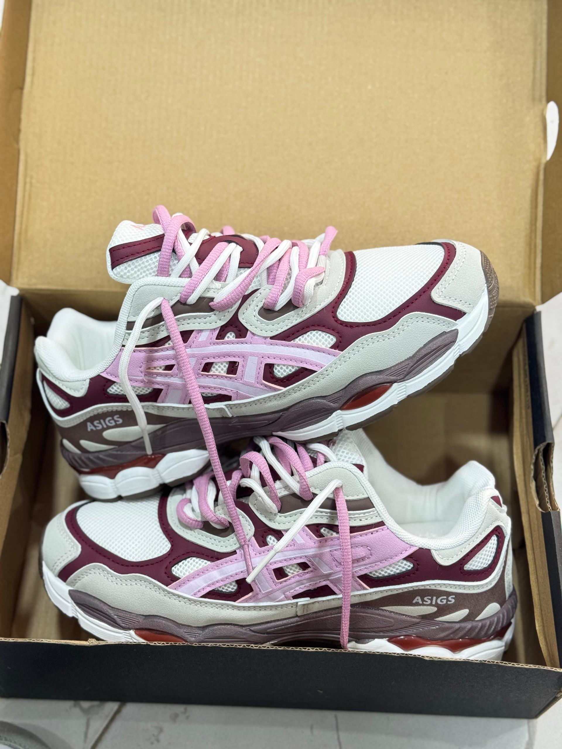 Chaussures ASICS Sneakers sport et lifestyle confortables et performantes