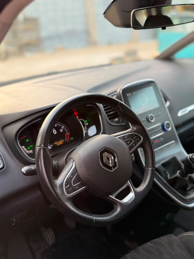 RENAULT SCENIC 2019
