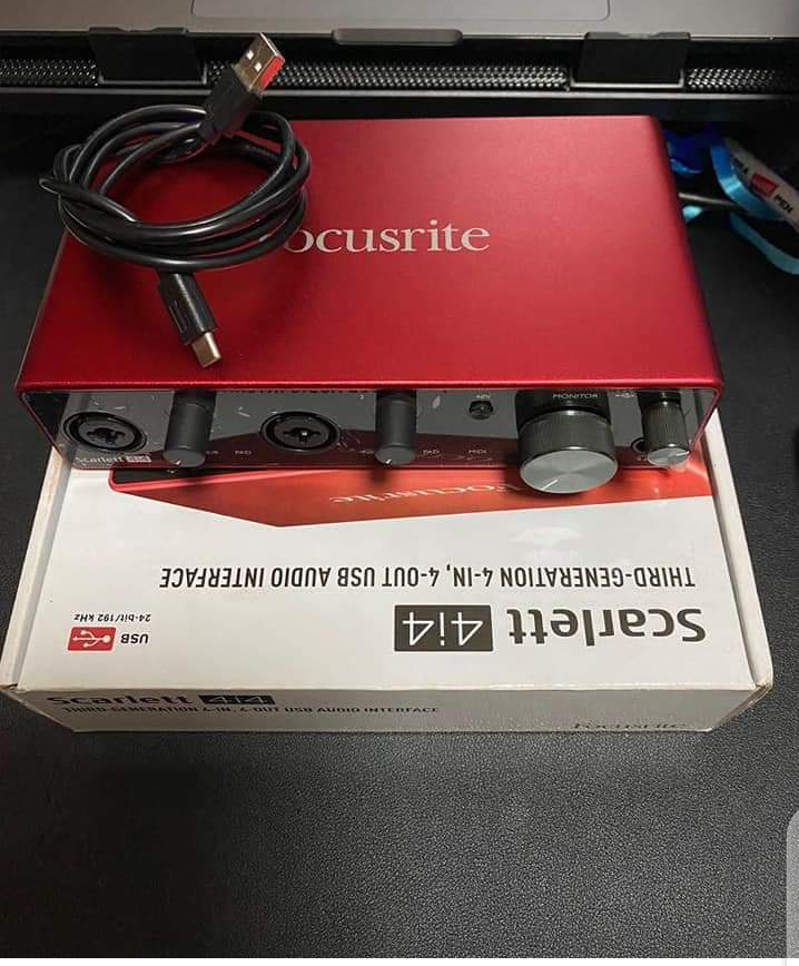 Instruments de Musique & Matériel Studio Authentiques à Vendre au Bénin