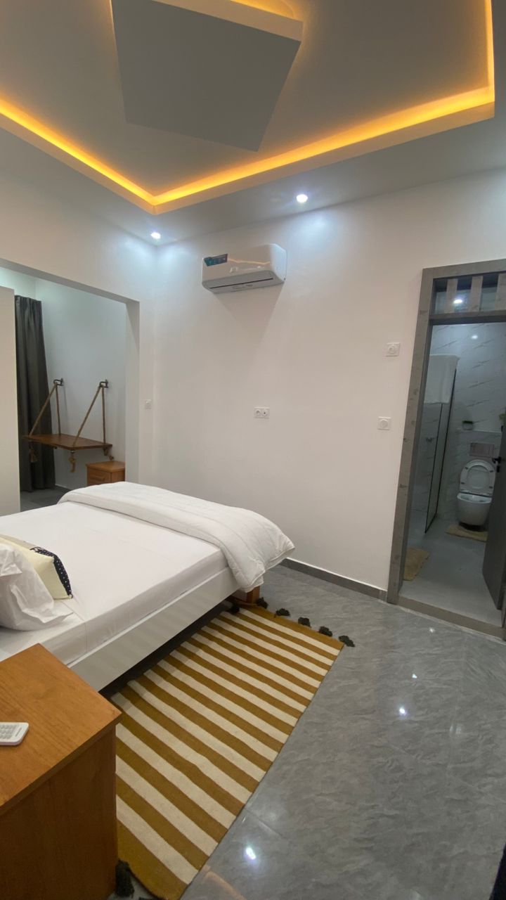 Appartement F3 meublé à louer au Point E