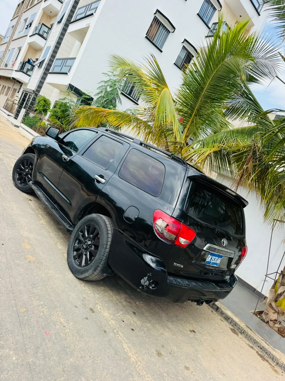 TOYOTA SEQUOIA 2012
