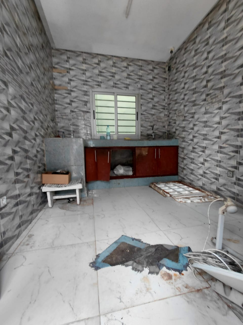 Villa Basse 5 Pièces – 500 m², ACD, Cocody Angré CHU à Abidjan