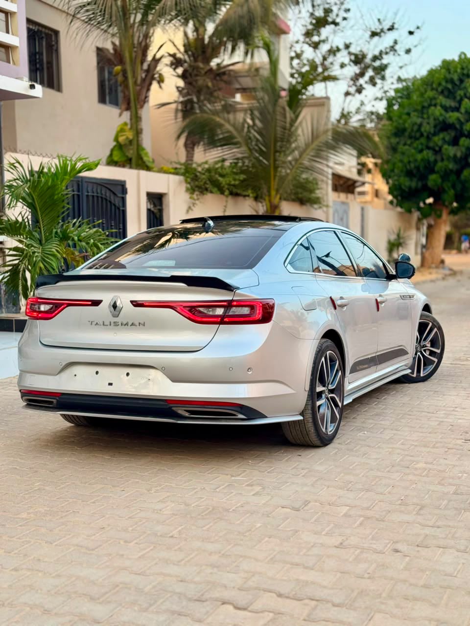 RENAULT TALISMAN SM6*