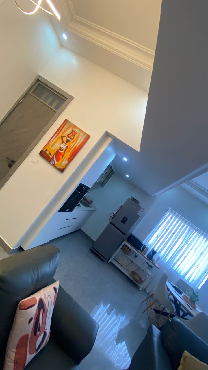 Appartement F3 meublé à louer au Point E