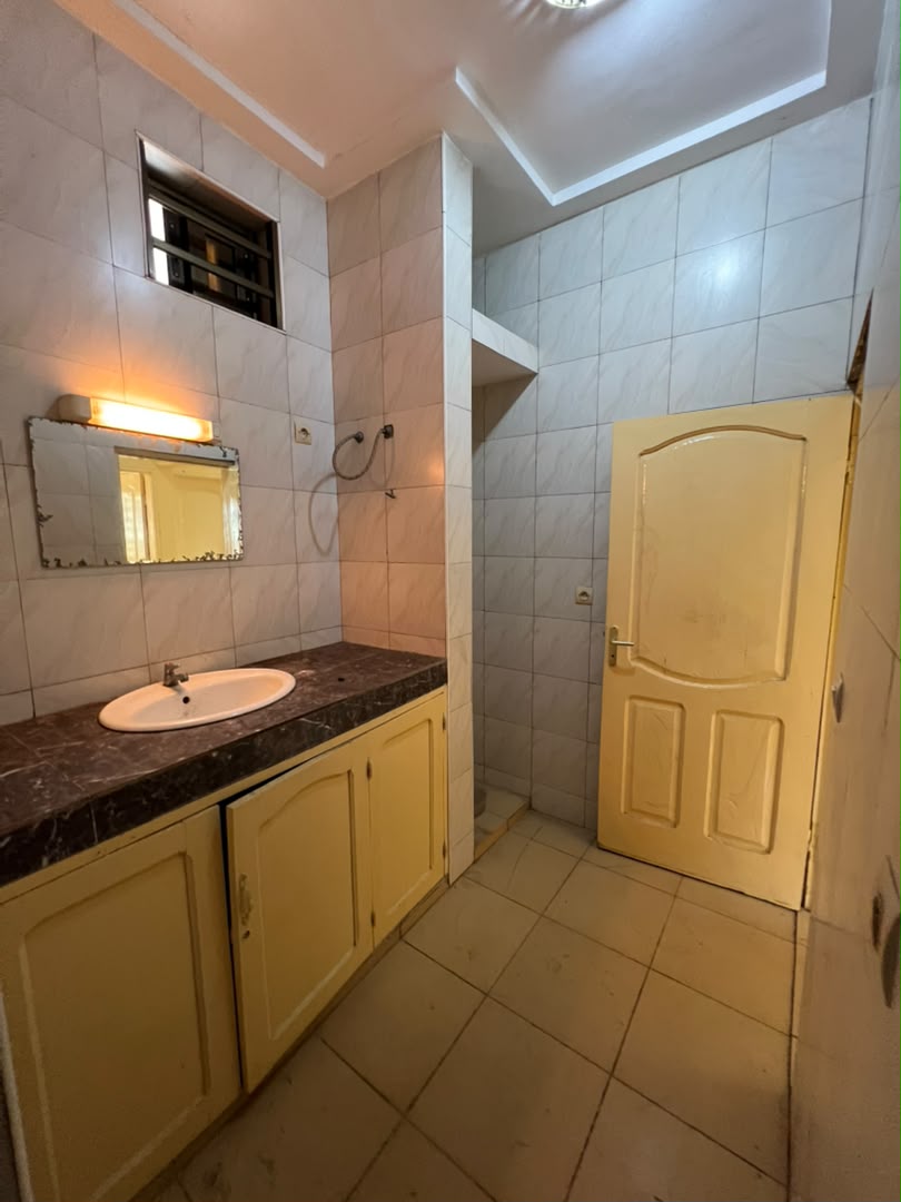 Appartement 2 chambres salon à louer à Lomé – Togo