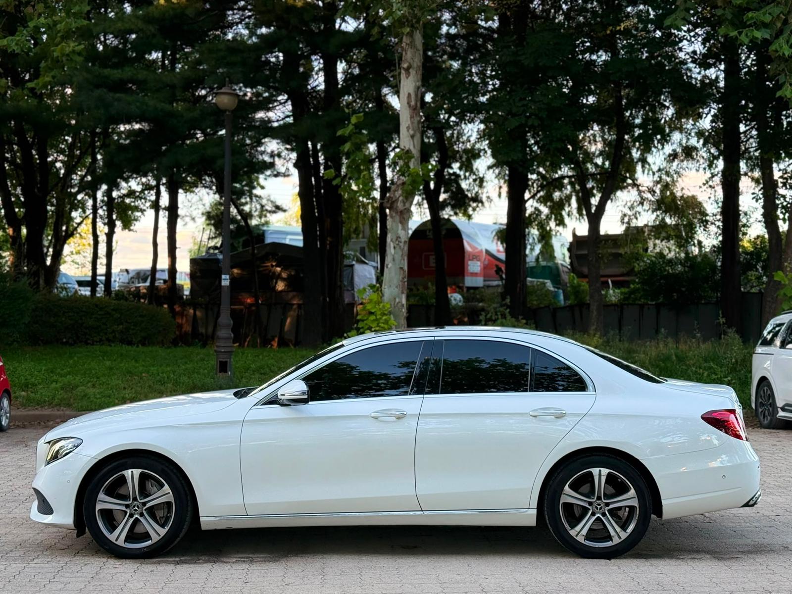 Mercedes-Benz E300 2017 Occasion – Essence Full Option