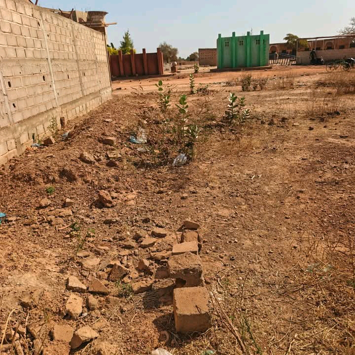 Terrain de 250 m² à vendre à Ouagadougou