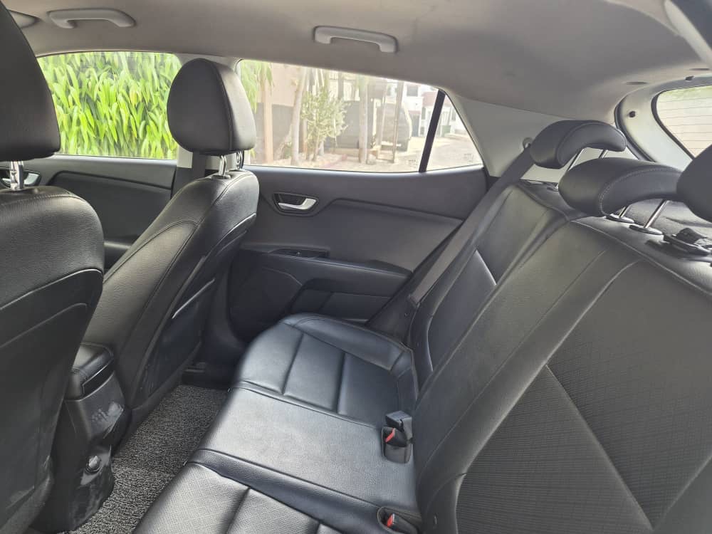 Kia Stonic 2019 Automatique Essence à vendre à Dakar Mermoz
