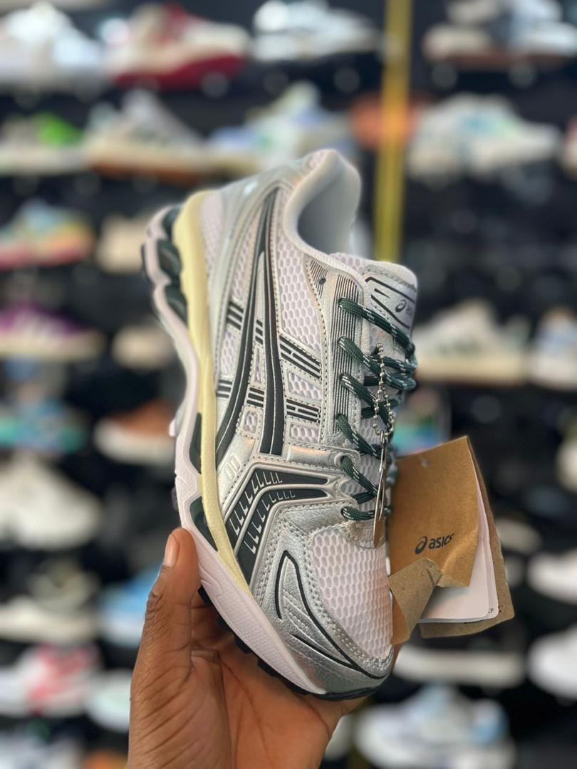 Chaussures ASICS originales