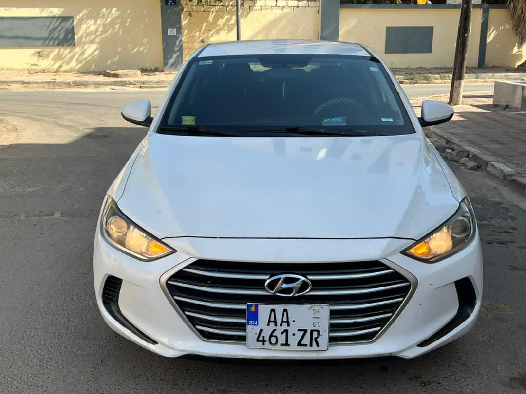 hyundai avante année 2017 automatique essence