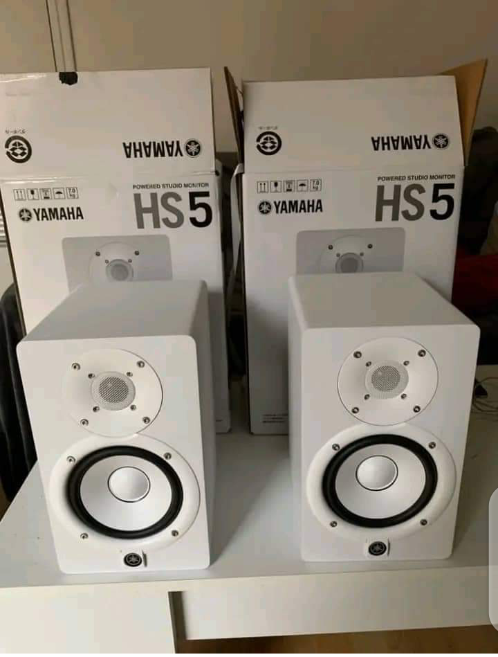 Instruments de Musique & Matériel Studio Authentiques à Vendre au Bénin