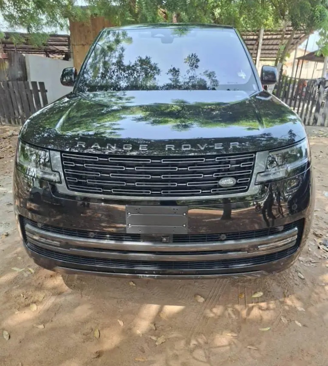 Range Rover Vogue 2023 essence automatique