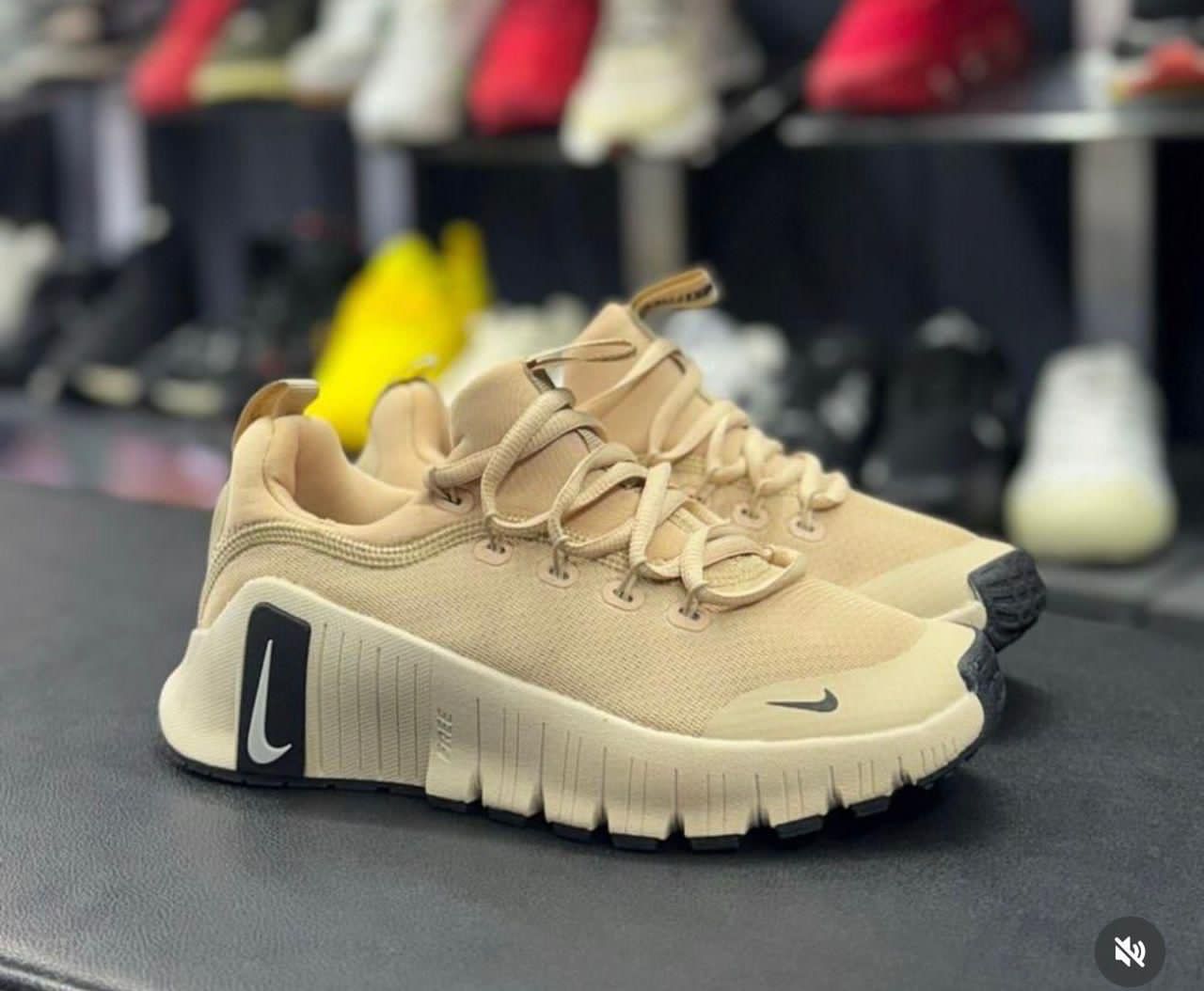 Chaussures Nike blanches à vendre à Dakar