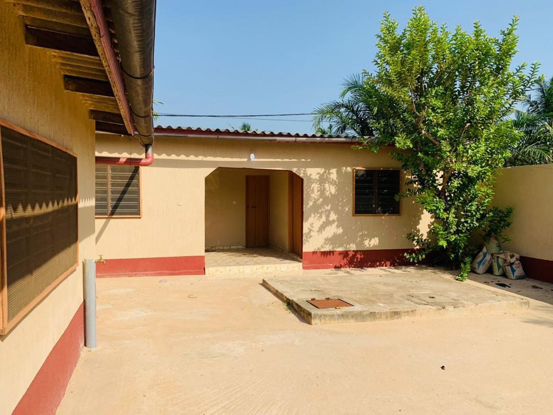 Maison de Location sur Demi-Lot 15 × 20 m
