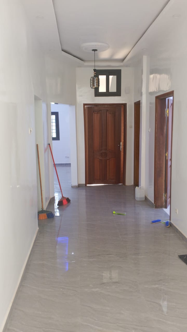 Villa 4 Chambres + Salon à Louer à Diaxay Unité