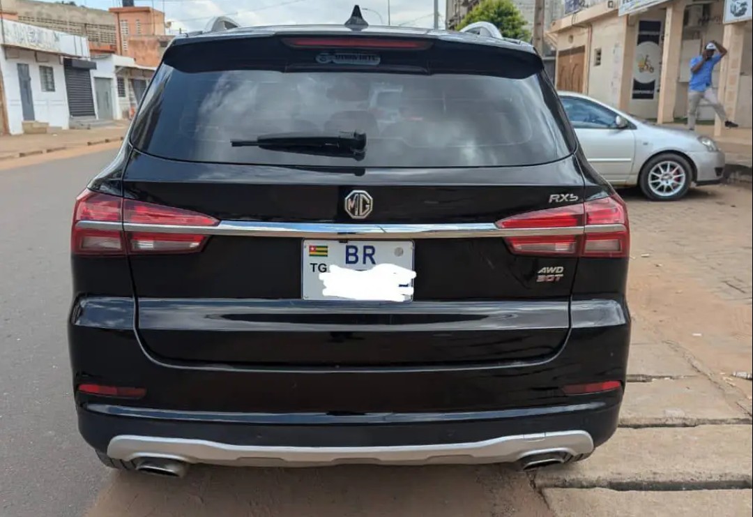 MG RX5 2022 essence automatique