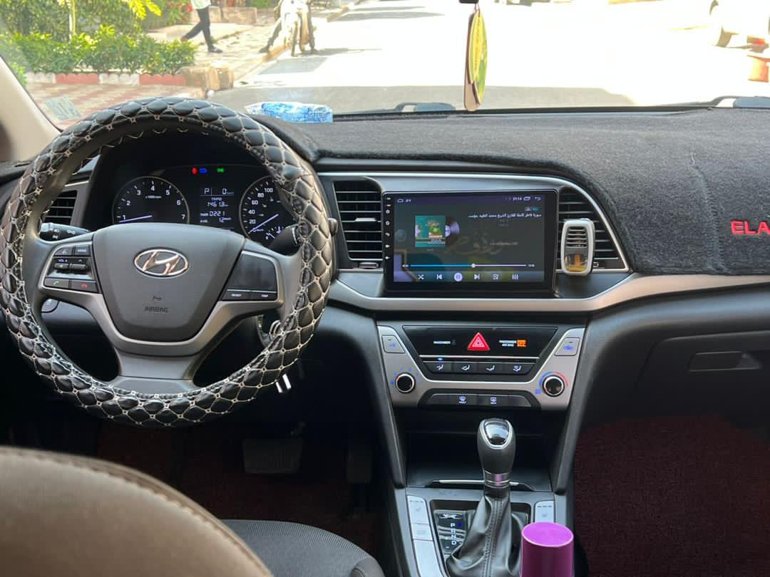 hyundai avante année 2017 automatique essence