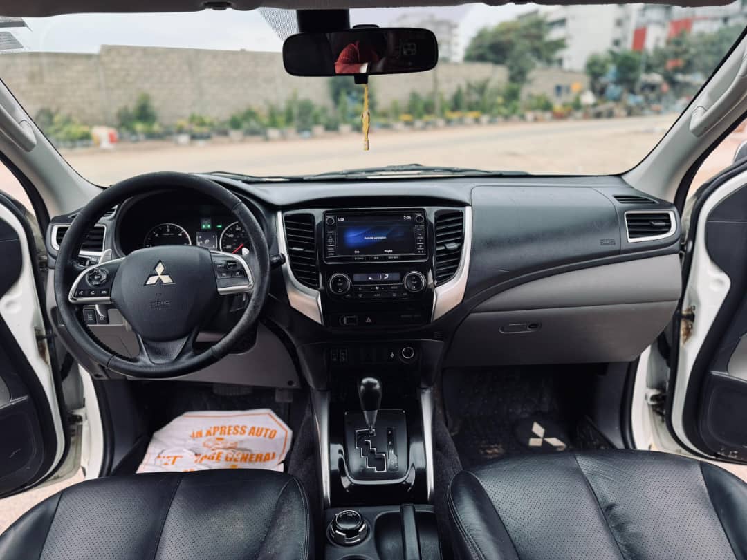 Mutsibishi L200 2017