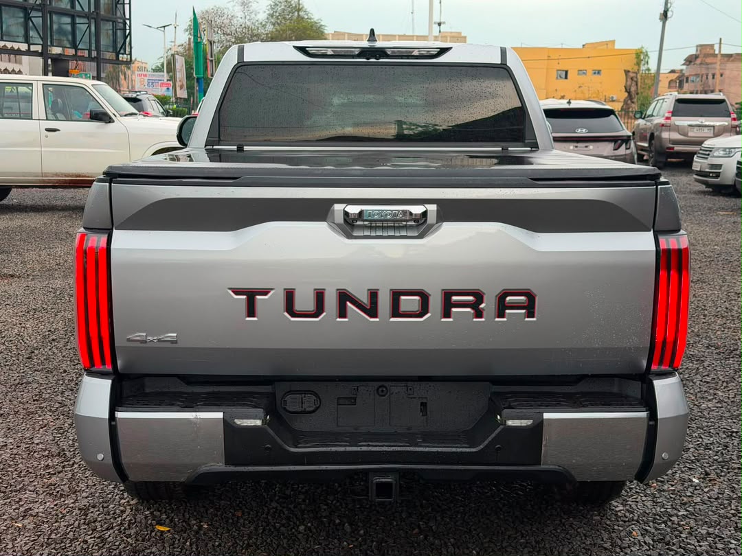 Toyota Tundra 2025 Essence Automatique – Climatisée