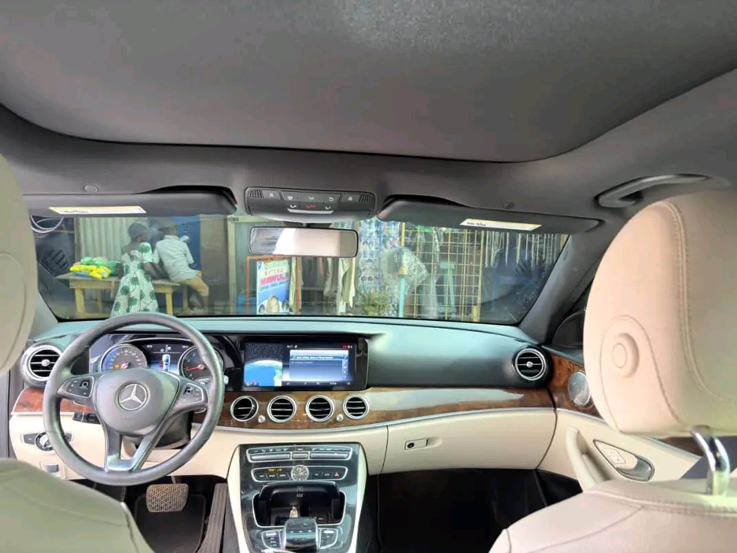 Mercedes-Benz E300 2016 automatique