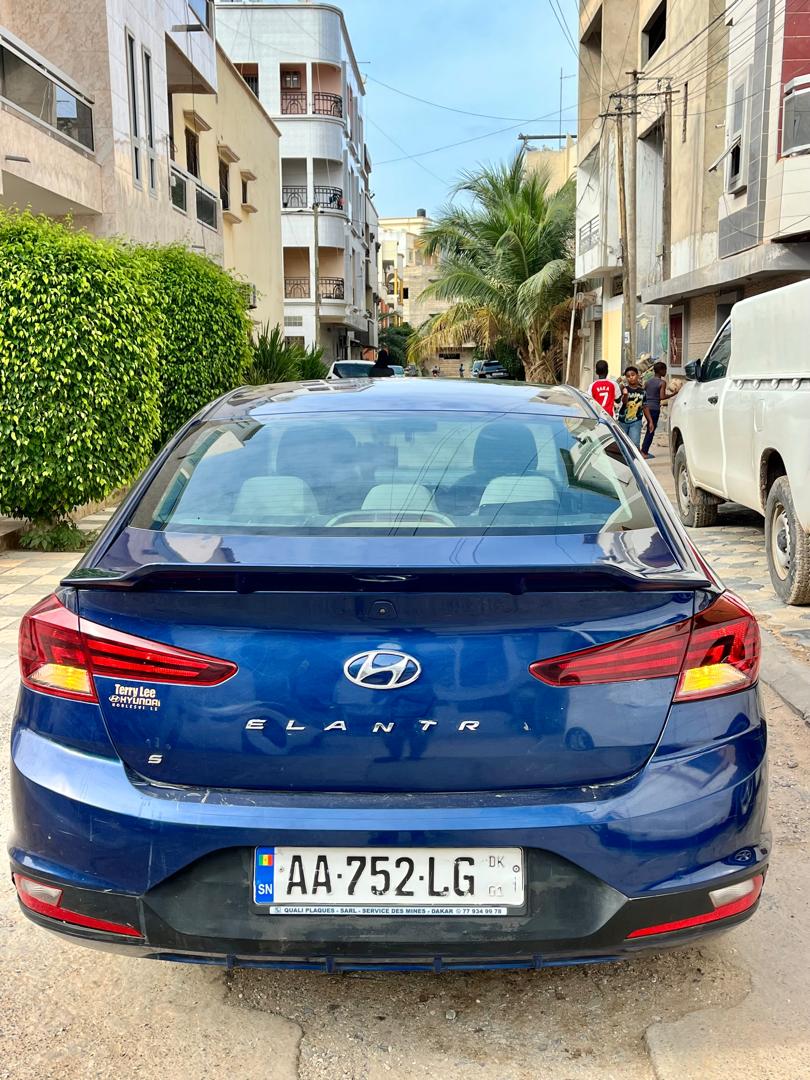 HYUNDAI ELANTRA 2019
