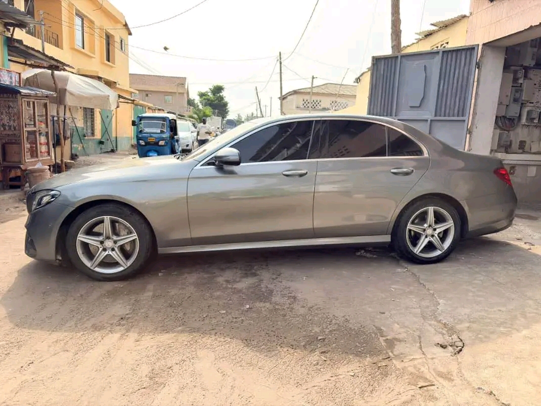 Mercedes-Benz E300 2016 automatique