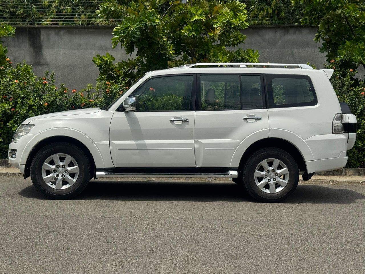 MITSUBISHI PAJERO GLS V6
