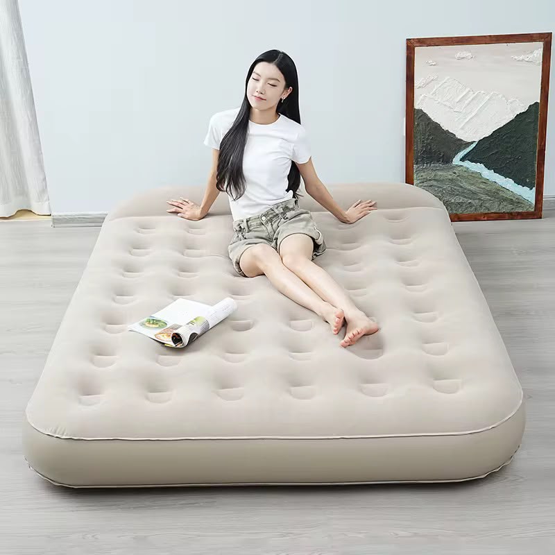 Matelas gonflable 2 places avec pompe électrique intégré
