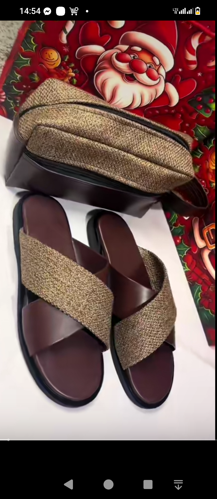 Ensemble Neuf de Sandales en Cuir et Pochette