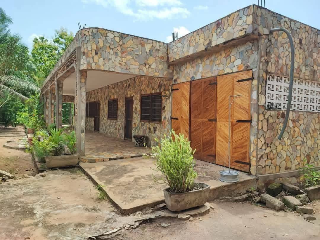 Domaine de 4,5 Hectares Titres à Vendre à Amoussoukopé