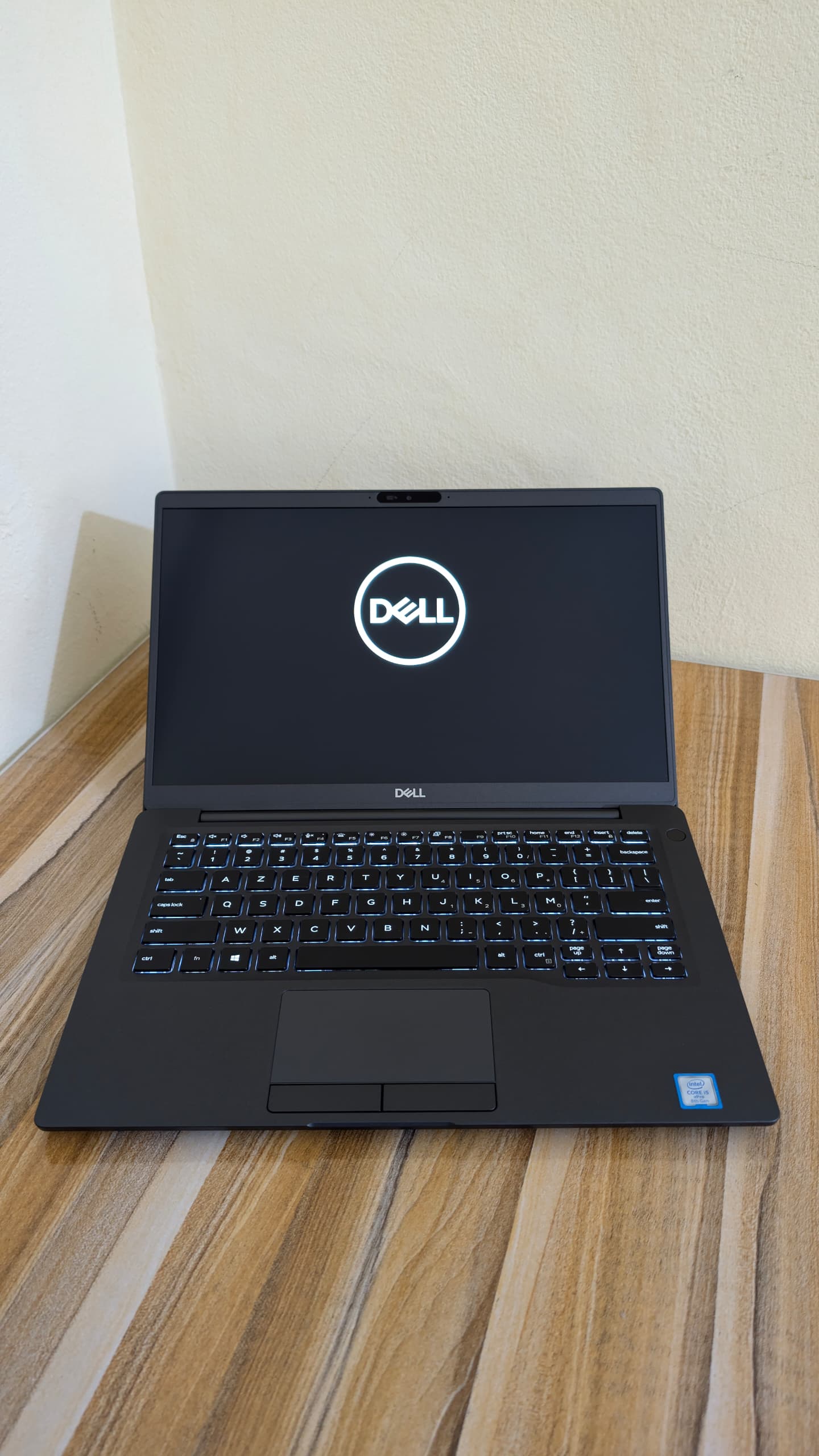 Dell latitude 7400 intel core i5 Vpro
