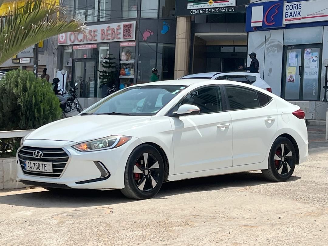 Hyundai ELANTRA 2017 Essence Automatique