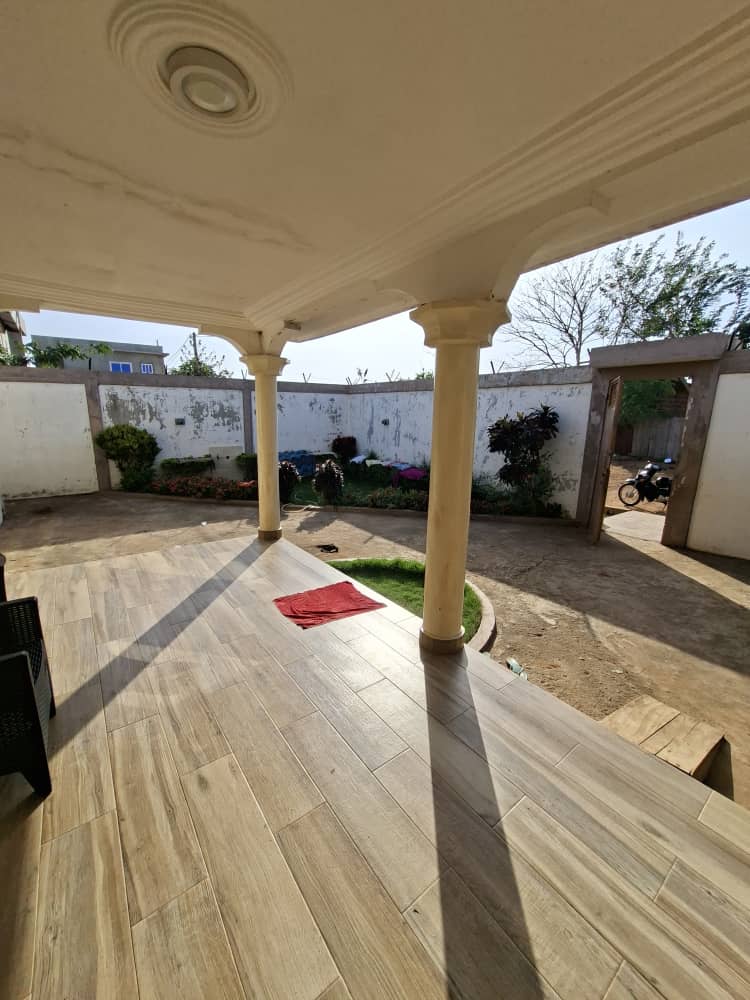 Villa 5 Chambres Autonomes à Vendre à Calavi Maria-Gléta – Bénin