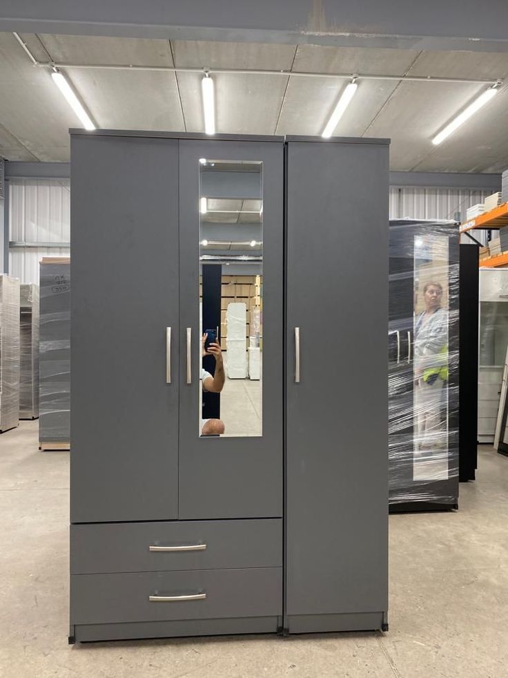 Armoire trois battants