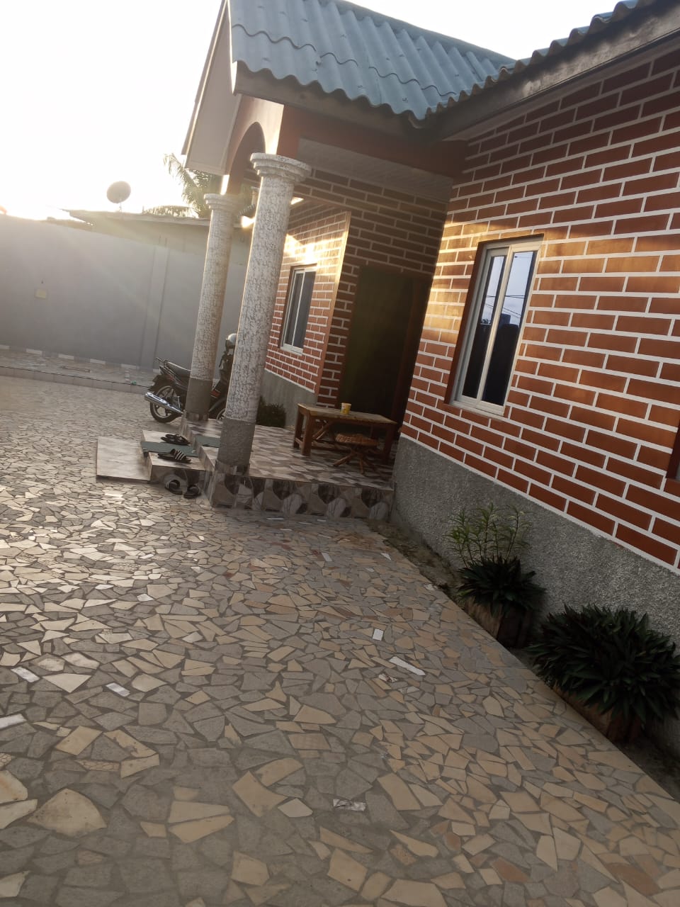 Villa 4 Chambres à Vendre à Godomey