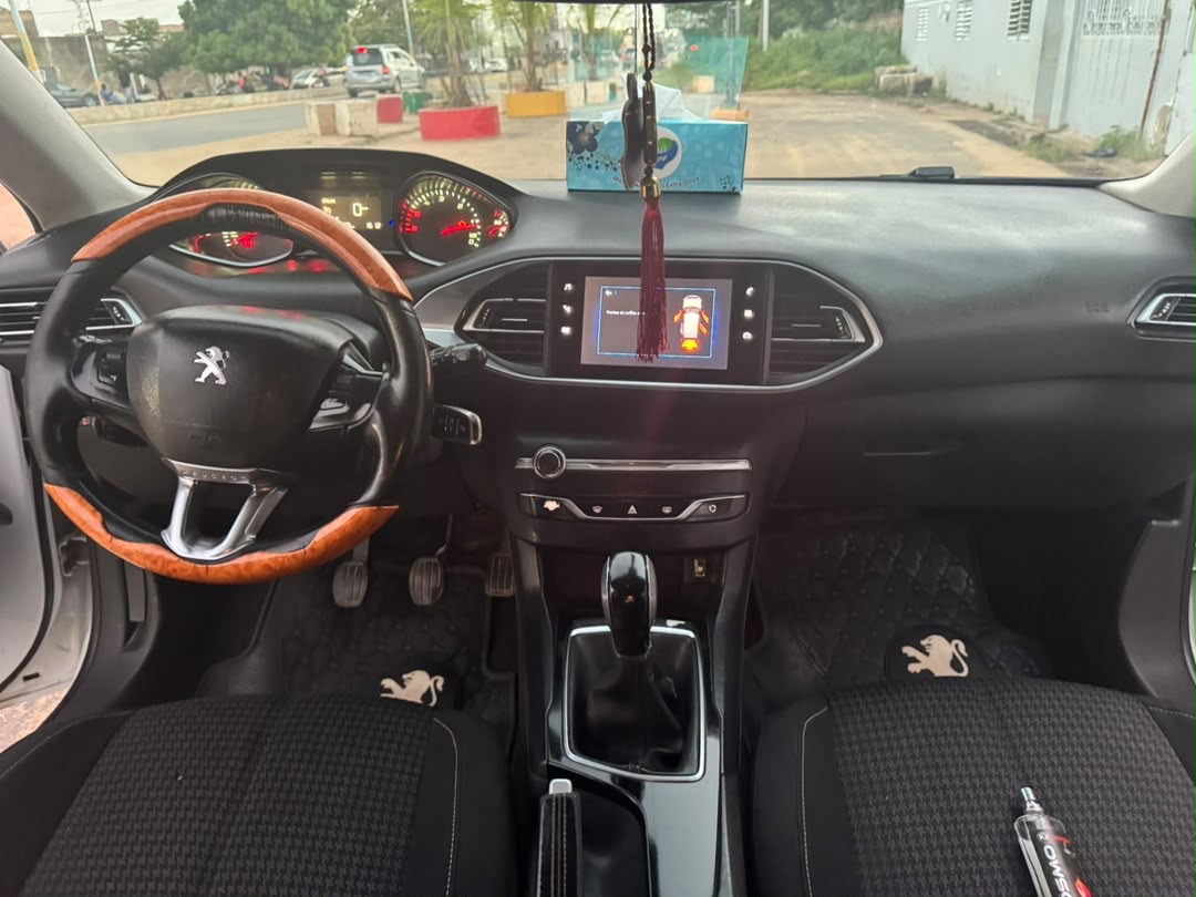 Peugeot 308 2018 Diesel Manuelle Climatisée