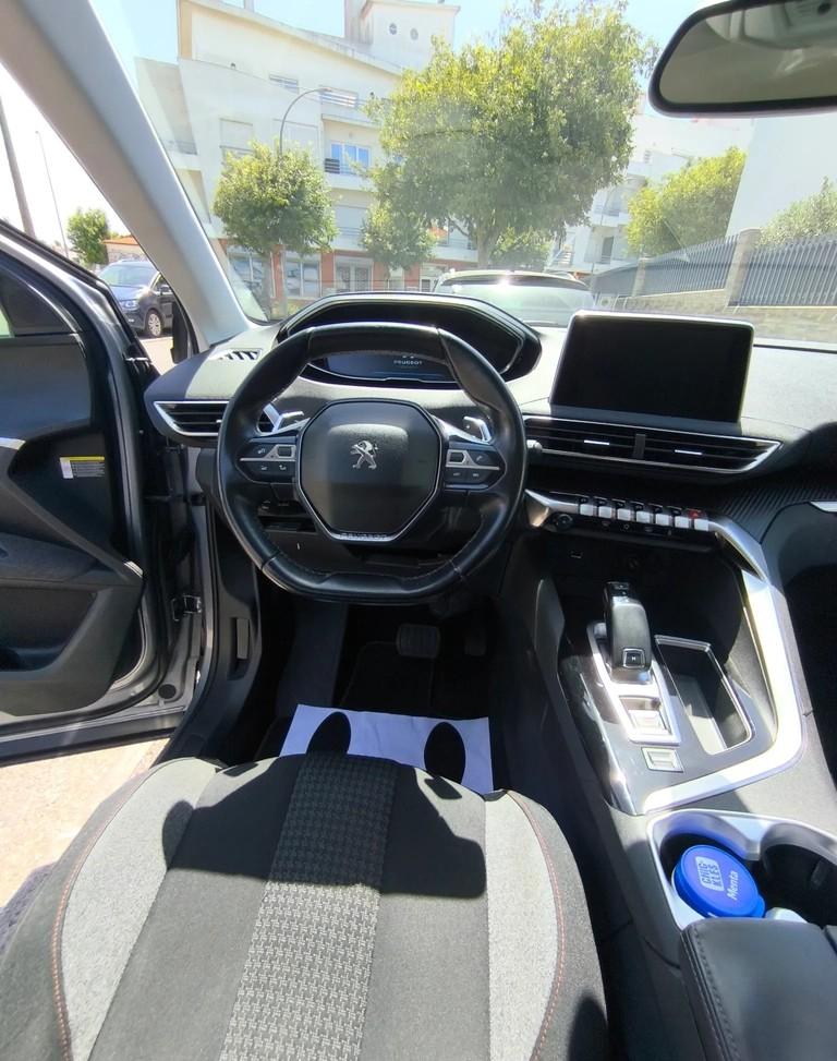 PEUGEOT 3008 2017