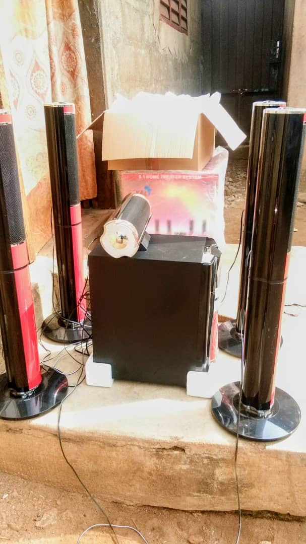 HOME CINEMA DE MARQUE ETKAL NEUF