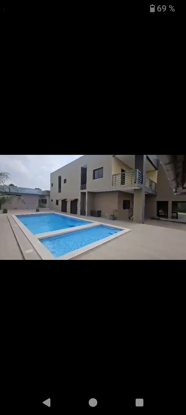 Villa Duplex Haut Standing 6 Chambres avec Piscine à Vendre à Cocody Riviera Golf 4