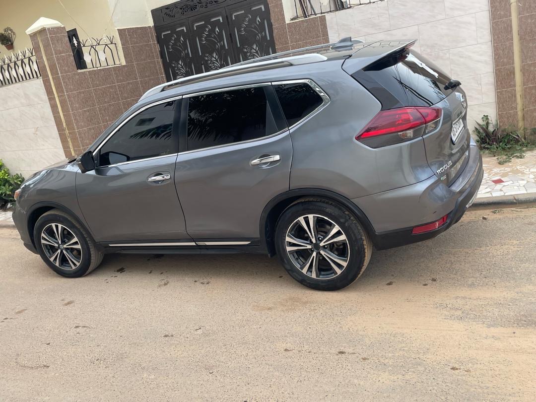 Nissan rogue année 2018