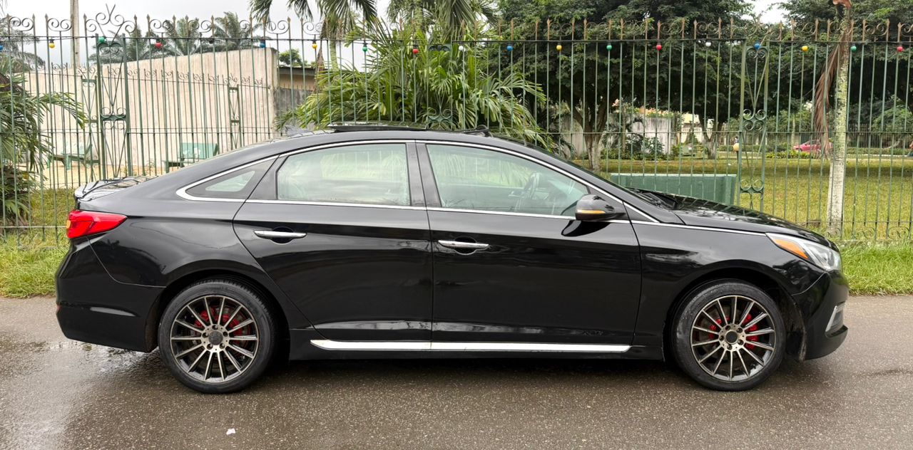 Hyundai Sonata en vente