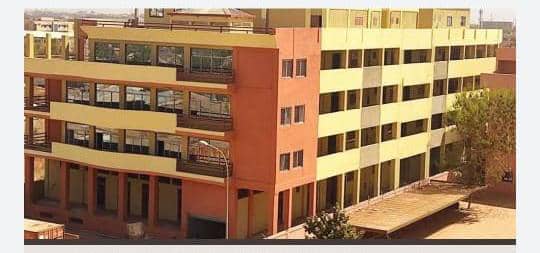 Immeuble R+4 avec grand sous-sol à vendre au centre-ville de Ouagadougou