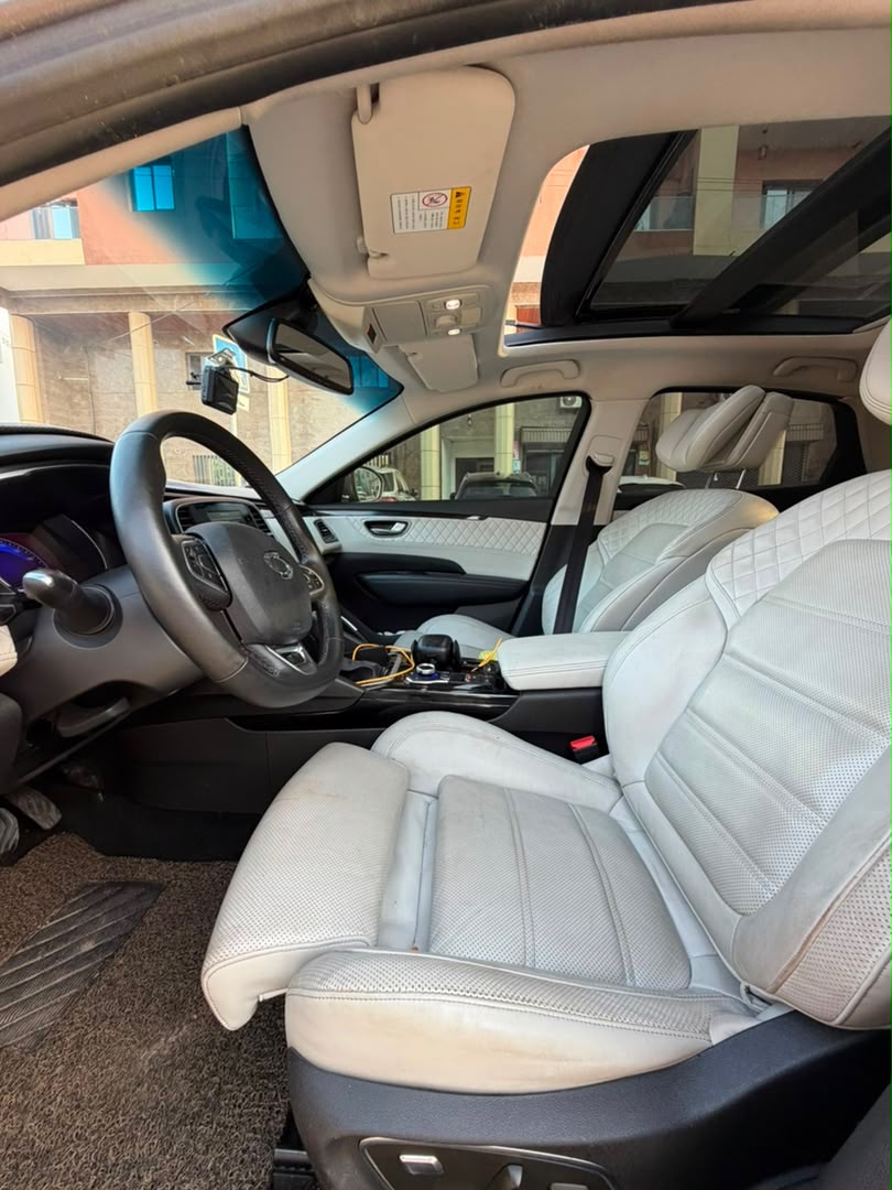 RENAULT SM6 2017