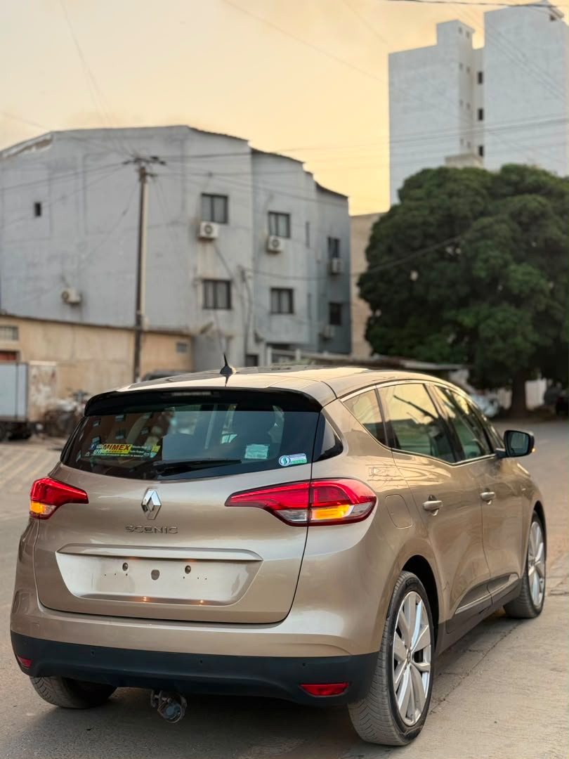 RENAULT SCENIC 2019