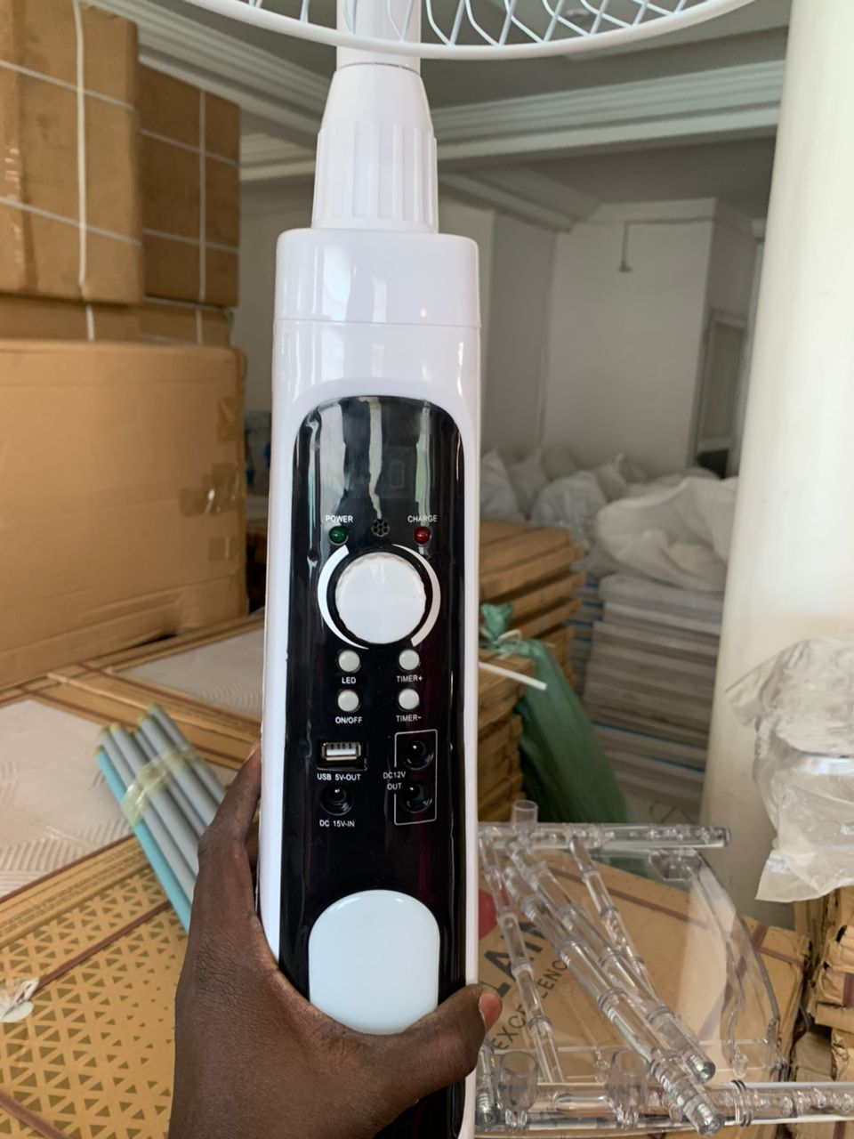 Ventilateur sur pied rechargeable
