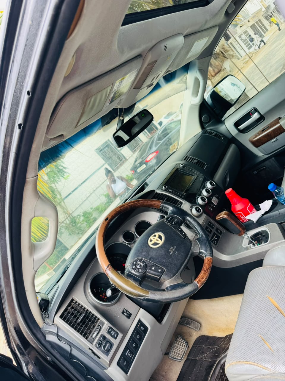TOYOTA SEQUOIA 2012