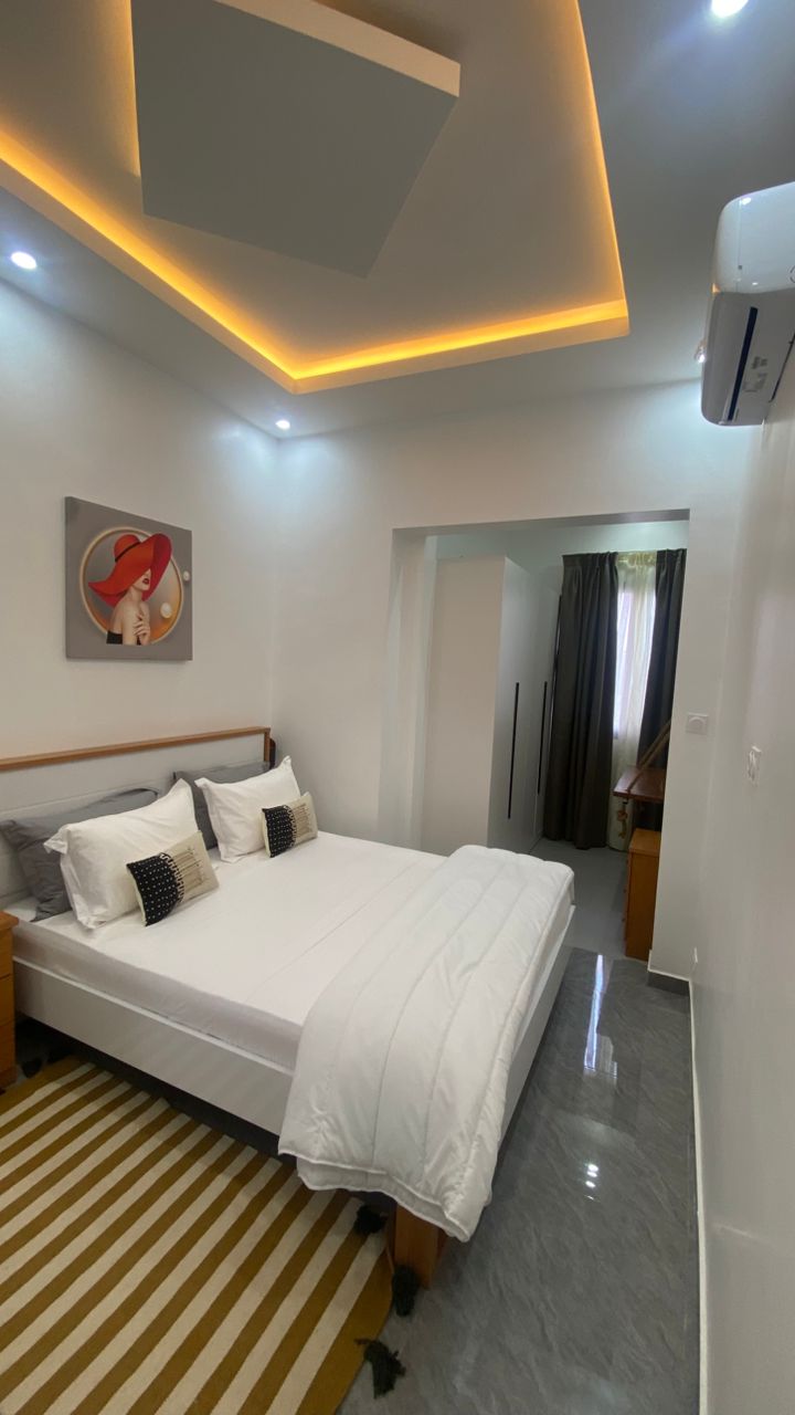 Appartement F3 meublé à louer au Point E