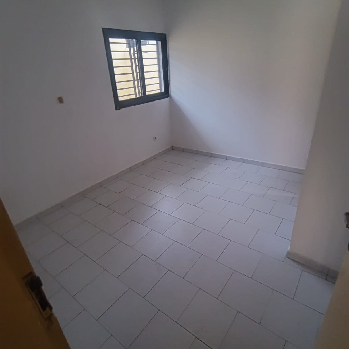 Villa Duplex 4 Pièces avec Garage à Vendre à Abidjan