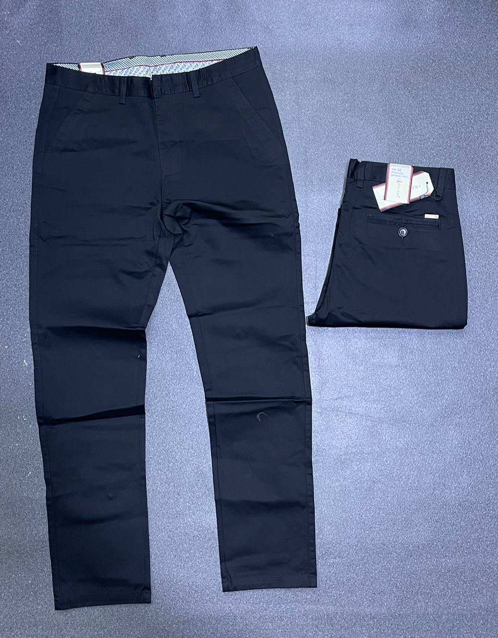 Pantalon kaki à vendre à Dakar