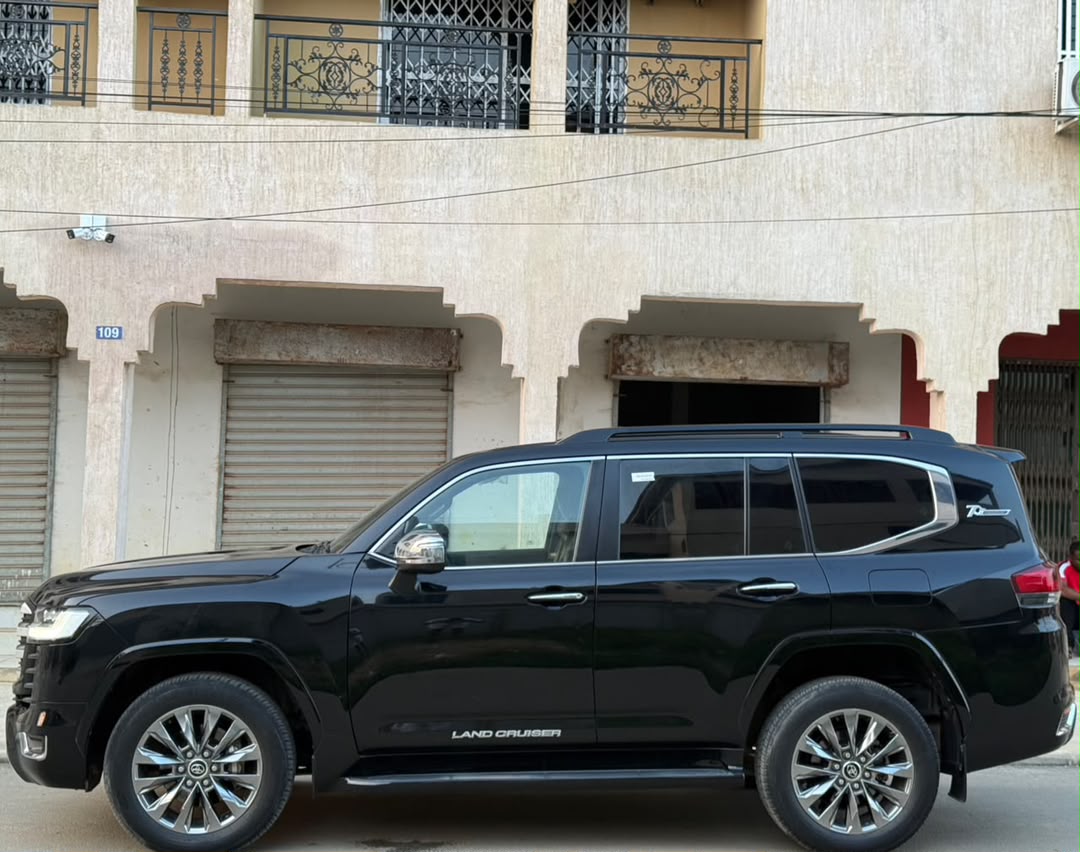 Toyota Land Cruiser VX-R 70th Anniversary 2025 Essence Automatique